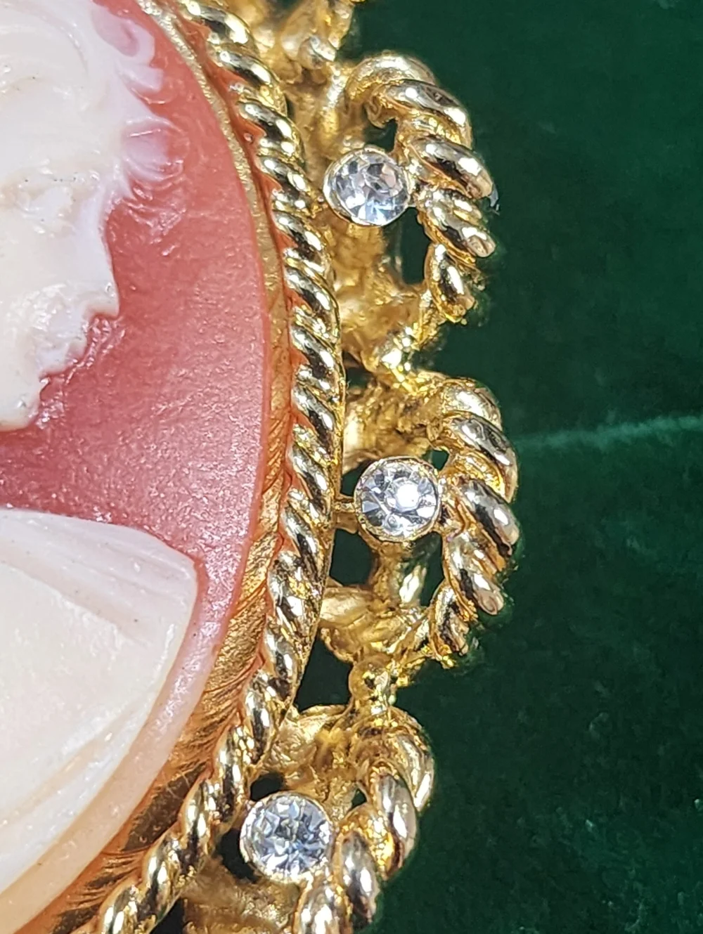 Vintage 1980s Cameo Brooch Gold Tone Filigree Rhinestone Frame Classic Lady
